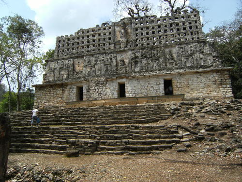 Yaxchilan, Tempel 33
