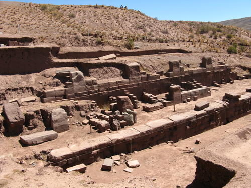 Restaurationsarbeiten in Tiwanaku