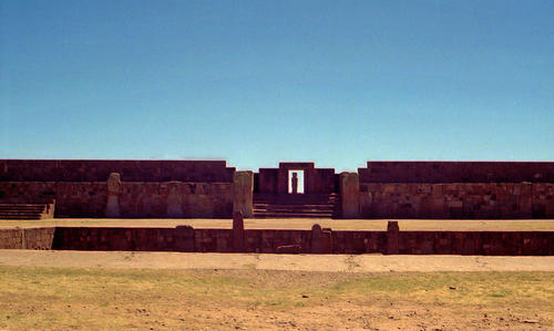 Tiwanaku, Blick auf Ponce Monolith