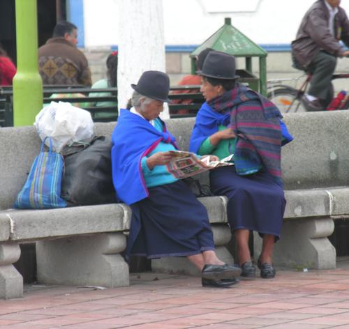 Quechuafrauen beim Lesen
