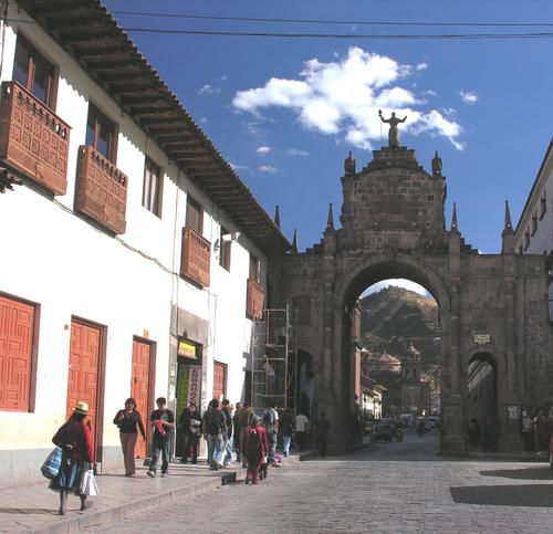 Tor nach Santa Clara, Cuzco
