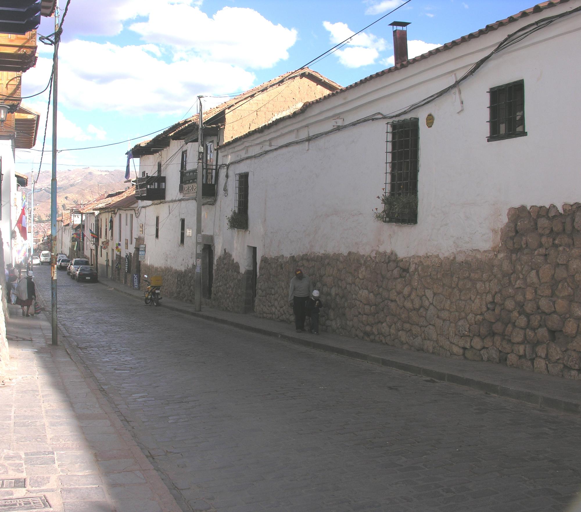 Strasse mit kolonialer Architektur, Cuzco