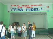 Die ExkursionsteilnehmerInnen im "Casa de los trabajadores" in Managua