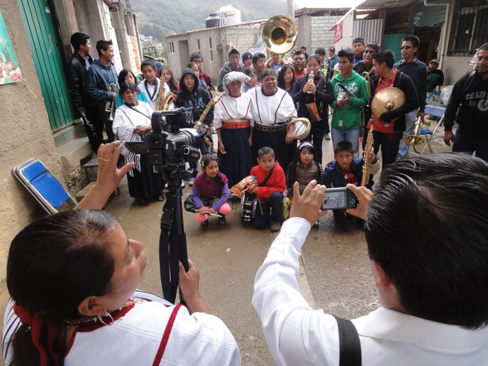 Video Tamix beim Filmen des Santa Rosa de Lima-Festes in Tamazulapam Mixe, 2015