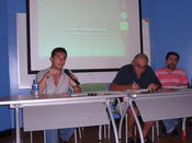 Podiumsdikussion mit dem Geographen Alonso Brenes, Victor Hugo und dem wissenschaftlichen Leiter des Studiengangs Ökotourismus an der UCR Guanacaste, Geovanni Arrieta (von links nach rechts)